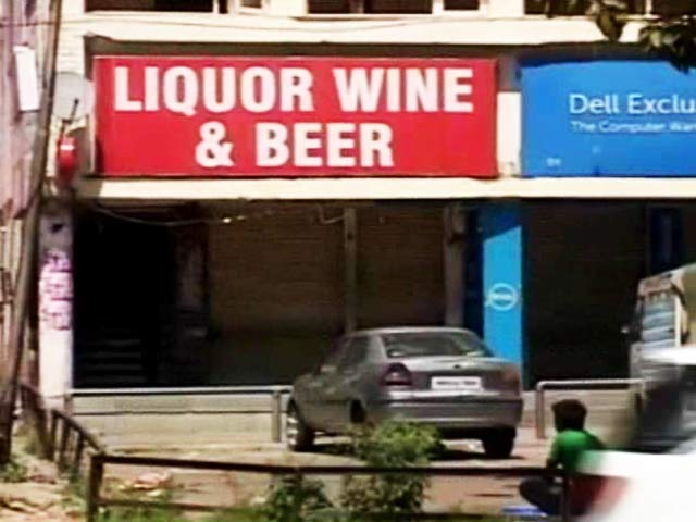 Hotel, Restaurant Owners Protest Highway Liquor Ban