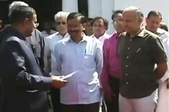 GOOD EVENING इंडिया : मुकदमा केजरीवाल पर, फीस जनता भरे! GOOD EVENING इंडिया : मुकदमा केजरीवाल पर, फीस जनता भरे!