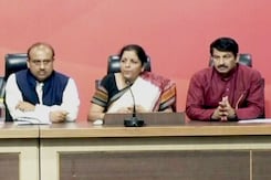 शुंगलू कमेटी की रिपोर्ट पर बीजेपी ने किया 'आप' पर वार शुंगलू कमेटी की रिपोर्ट पर बीजेपी ने किया 'आप' पर वार