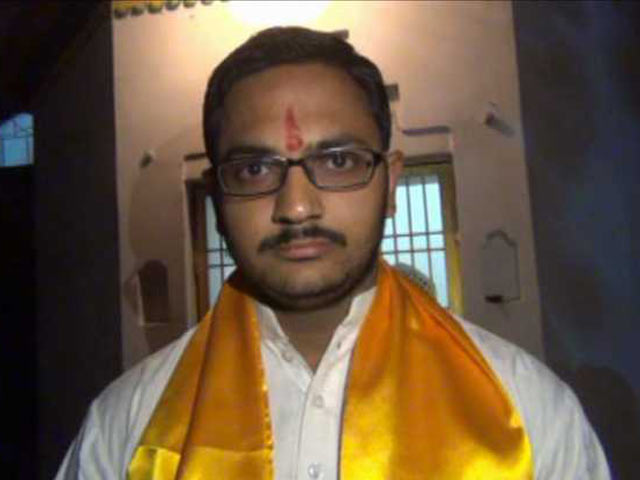 सिरफिरा बयान, सुस्त पुलिस, ममता बनर्जी के सिर पर इनाम का ऐलान करने पर हंगामा