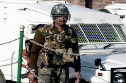 श्रीनगर लोकसभा उपचुनाव के लिए 38 पोलिंग बूथों पर फिर मतदान श्रीनगर लोकसभा उपचुनाव के लिए 38 पोलिंग बूथों पर फिर मतदान