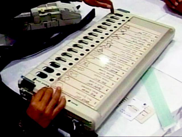 नई EVM मुहैया कराएं या बैलट पेपर से चुनाव की अनुमति दें : यूपी निर्वाचन आयोग