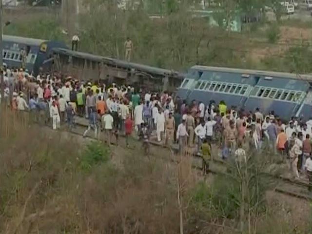 मेरठ से लखनऊ जा रही राज्य रानी एक्सप्रेस पटरी से उतरी