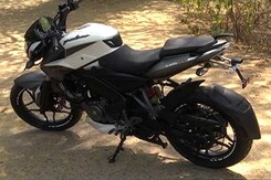 रफ्तार : बजाज पल्सर 200 एनएस ने फिर से मारी एंट्री रफ्तार : बजाज पल्सर 200 एनएस ने फिर से मारी एंट्री