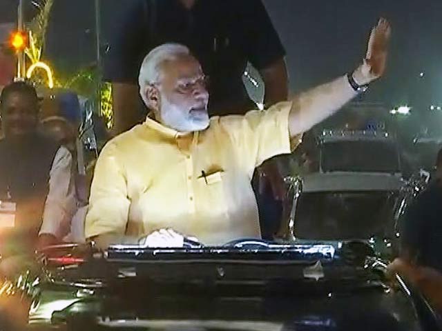 इंडिया 9 बजे : सूरत में पीएम मोदी का भव्य रोड शो इंडिया 9 बजे : सूरत में पीएम मोदी का भव्य रोड शो
