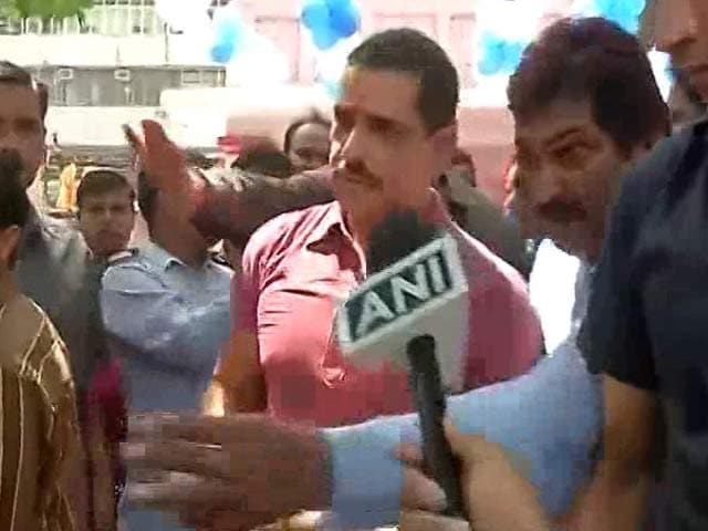 Video : Robert Vadra At Temple As Report On Land Deals Reaches Supreme Court