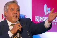 शराब कारोबारी विजय माल्या लंदन में गिरफ्तार शराब कारोबारी विजय माल्या लंदन में गिरफ्तार