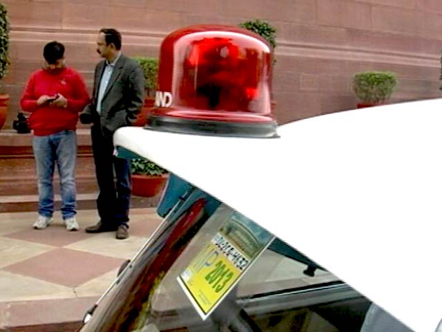 1 मई से केंद्रीय मंत्री नहीं कर पाएंगे लालबत्ती का इस्तेमाल : सूत्र