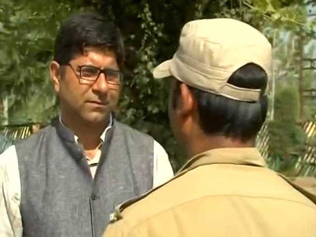 As Unrest Continues, Policemen In Kashmir Caught In Crossfire