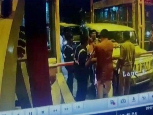 Video : Furious At 10-Second Wait, BJP Lawmaker In UP Slaps Toll Booth Staff