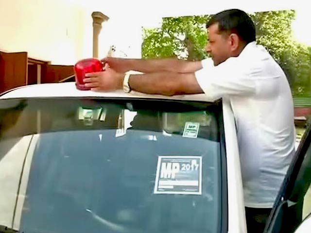 यूपी में 21 अप्रैल से लाल बत्ती पर बैन