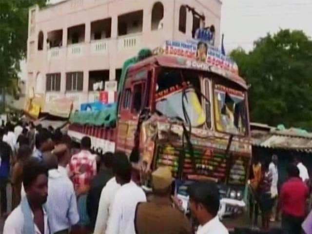 Video : Near Tirupati, Truck Driver Runs Into Pole, Hits Crowd, Some Electrocuted