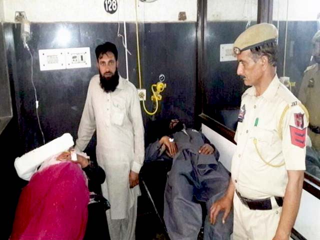 जम्मू-कश्मीर में कथित गौरक्षकों ने 5 लोगों को पीटा, 9 साल की बच्ची को भी नहीं बख्शा