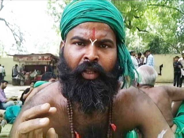 जंतर-मंतर पर तमिलनाडु के किसानों का प्रदर्शन जारी