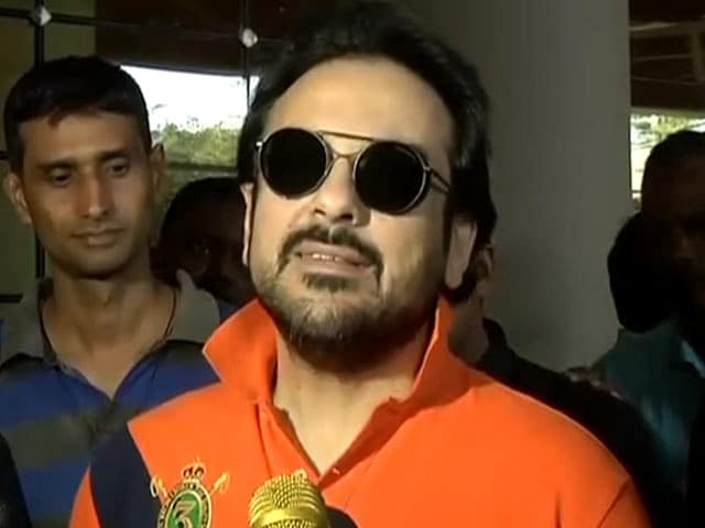 Video : What Adnan Sami Says About Sonu Nigam's Tweets
