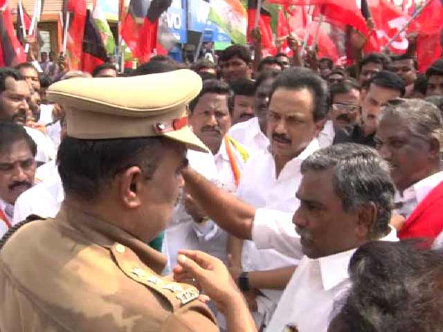 Video : MK Stalin Arrested As Tamil Nadu Shuts Down In Support Of Farmers