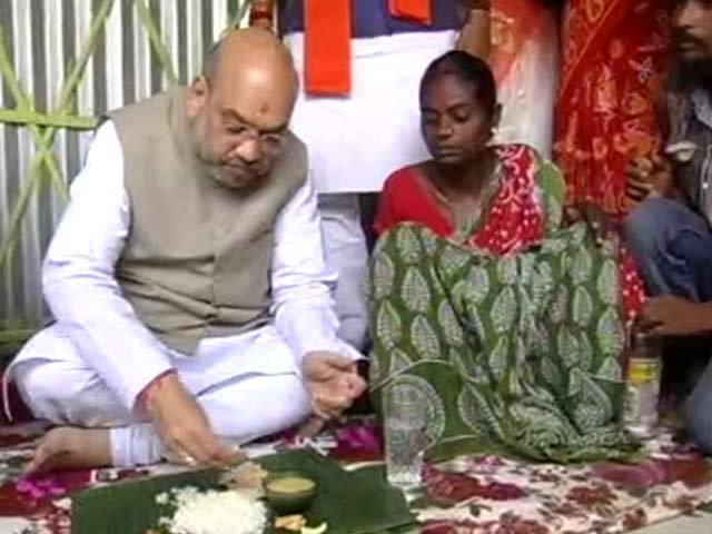 Amit Shah Launches BJP's Mission Bengal With Lunch On Banana Leaf, Selfies