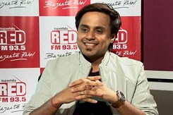 Meet RJ Raunac, The Man Behind The Voice Of 'Baua' Meet RJ Raunac, The Man Behind The Voice Of 'Baua'