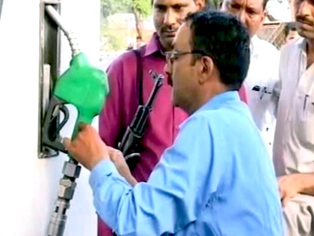यूपी एसटीएफ़ ने पेट्रोल पंपों पर छापे मारे, एक पेट्रोल पंप पर संदिग्ध तार भी मिली