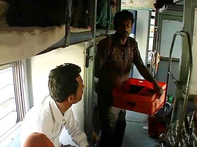 मध्य रेलवे के केटरिंग विभाग में घोटाले का आरोप