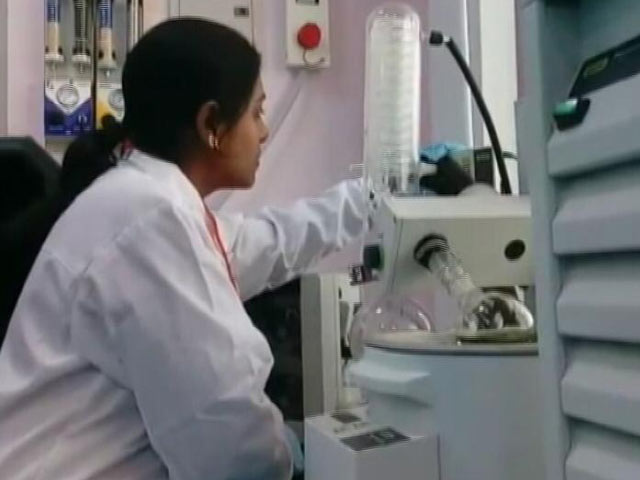 आयुर्वेदिक दवाओं पर रिसर्च के लिए बाबा रामदेव का आधुनिक सेंटर