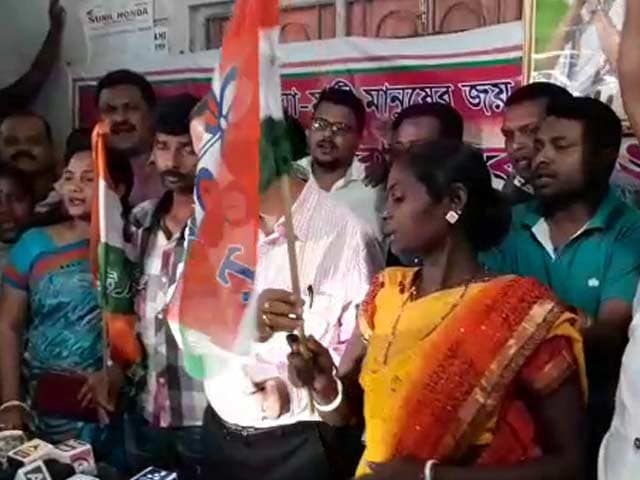 Video : After Lunch And Selfies With Amit Shah, Bengal Couple Joins Trinamool