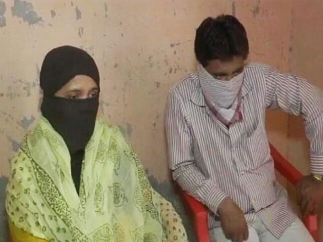 इंडिया 8 बजे : बिलक़िस बानो गैंगरेप मामले में दोषियों की सजा बरकरार