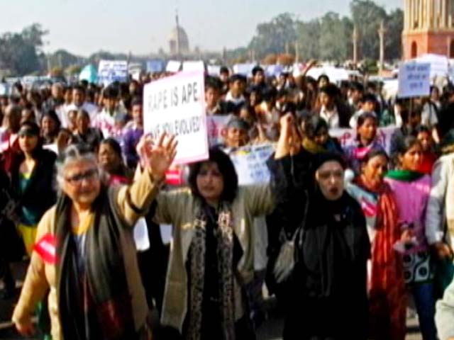 बड़ी ख़बर : निर्भया रेप एवं हत्याकांड में सुप्रीम कोर्ट ने सुनाई दोषियों को फांसी की सजा