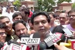 कपिल मिश्रा बोले, CM केजरीवाल ने सत्येंद्र जैन से लिए RS 2 करोड़ कपिल मिश्रा बोले, CM केजरीवाल ने सत्येंद्र जैन से लिए RS 2 करोड़