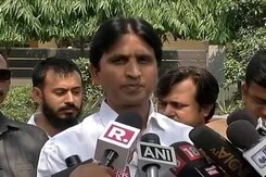 'Known Kejriwal for 12 Years, Can't Think He is Corrupt': Kumar Vishwas 'Known Kejriwal for 12 Years, Can't Think He is Corrupt': Kumar Vishwas