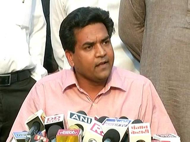 GOOD EVENING इंडिया : आम आदमी पार्टी के अंदर जारी है जंग