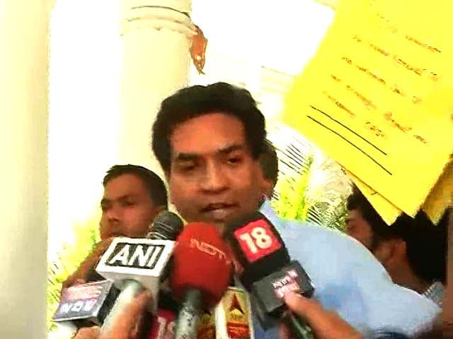 Video : Ex-Minister's 'Proof' Against Arvind Kejriwal In Envelopes