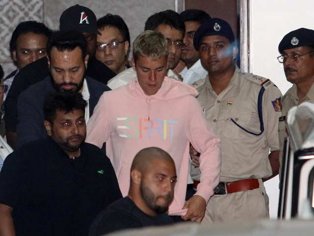 Video : Justin Bieber Arrives In India For Concert In Mumbai