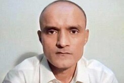 कुलभूषण जाधव को सज़ा-ए-मौत के मसले पर आईसीजे में भारत-पाक आमने-सामने कुलभूषण जाधव को सज़ा-ए-मौत के मसले पर आईसीजे में भारत-पाक आमने-सामने