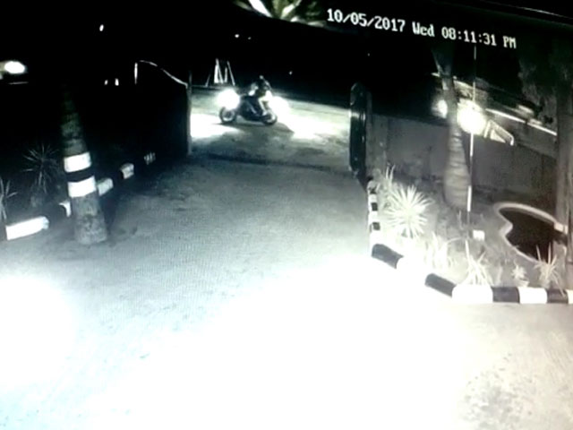 Teen Hacked To Death, Severed Head Thrown Into Tamil Nadu Police Station