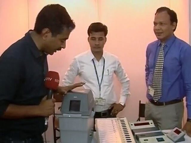 Videos : जानें कैसे काम करती है इलेक्‍ट्रॉनिक वोटिंग मशीन यानी EVM