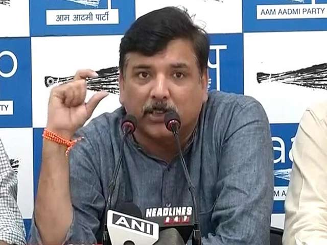 कपिल मिश्रा के आरोपों पर AAP ने कहा, 'हमें ख़त्म करने की साज़िश रच रही बीजेपी'