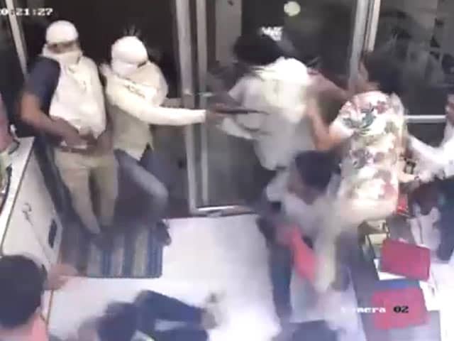 Video : Jewelers Shot Dead On CCTV, Angry Yogi Adityanath Assigns Case To Top Cop