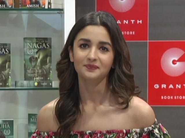 Alia Bhatt At The Trailer of Amish Tripathi's Next Book