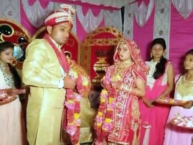 बुंदेलखंड : गर्लफ्रेंड ने शादी के मंडप से ब्‍वॉयफ्रेंड को रिवॉल्‍वर की नोंक पर किया किडनैप...