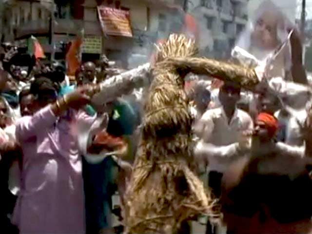 Videos : आरजेडी के बाद पटना में बीजेपी कार्यकर्ताओं का प्रदर्शन