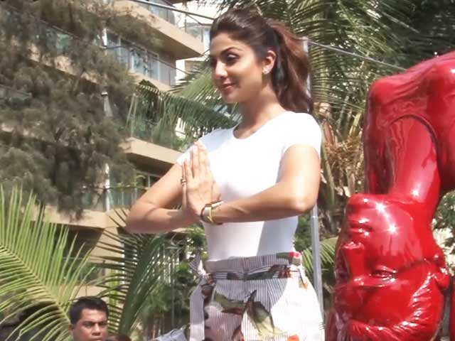 Bend It Like Shilpa Shetty! Actress Inaugurated A Yoga Statue In Mumbai