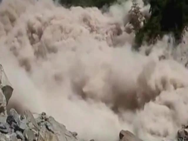 Video : Thousands Remain Stranded After Landslide Near Badrinath