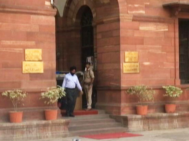 CRPF के आईजी ने असम में सुरक्षा बलों की ओर से फर्जी मुठभेड़ का आरोप लगाया