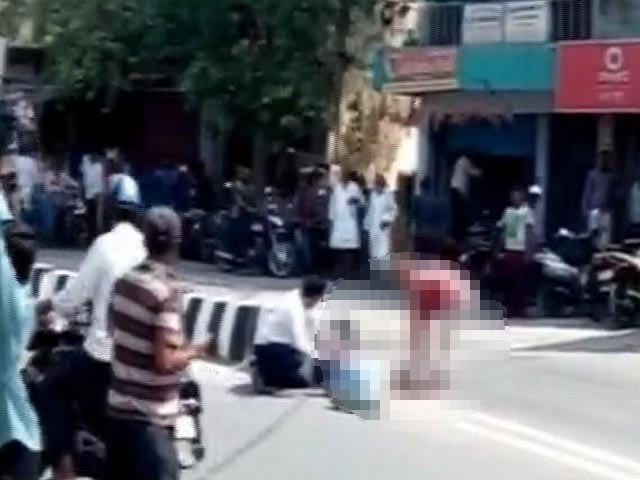 Video : Man Hacked To Death In Broad Daylight In Andhra Pradesh, No One Helped