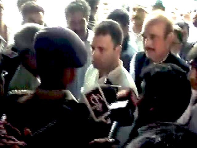 Video : Rahul Gandhi, Headed To Riot-Hit Saharanpur, Stopped At District Border