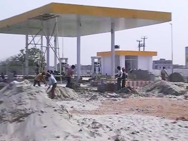 बिहार के मंत्री तेजप्रताप यादव को BPCLने पेट्रोल पंप के लाइसेंस को लेकर भेजा नोटिस