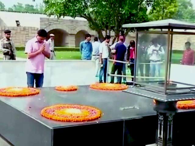 Video : राजघाट पहुंचे कपिल मिश्रा ने साधा अरविंद केजरीवाल पर निशाना