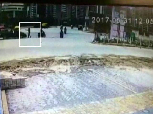 Man Who Accused Arvind Kejriwal Relative Of Government Scam Is Attacked