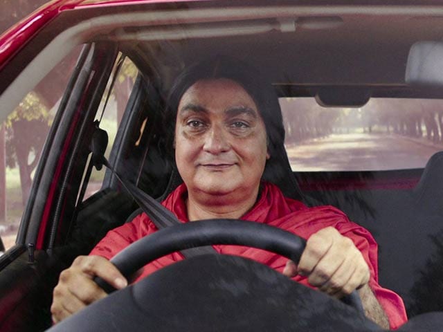 Video: Yoga Guru Urges His Followers To #VoteForChange